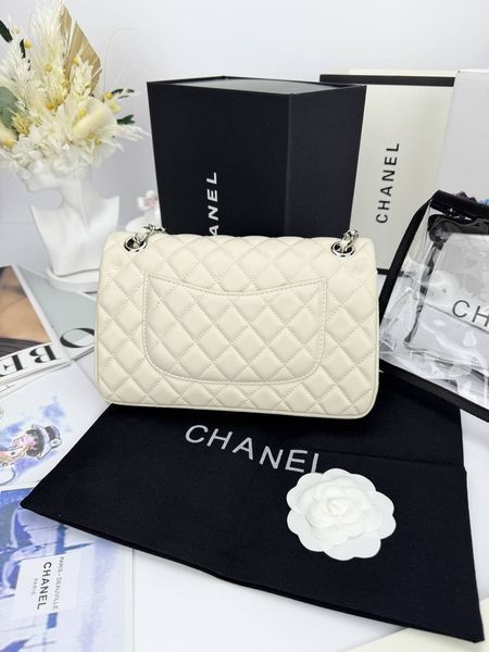 Модель в стилі Chanel Milk Silver (з косметичкою) P10096 фото