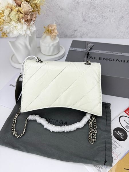 Модель в стилі Balenciaga Milk Silver P18017 фото