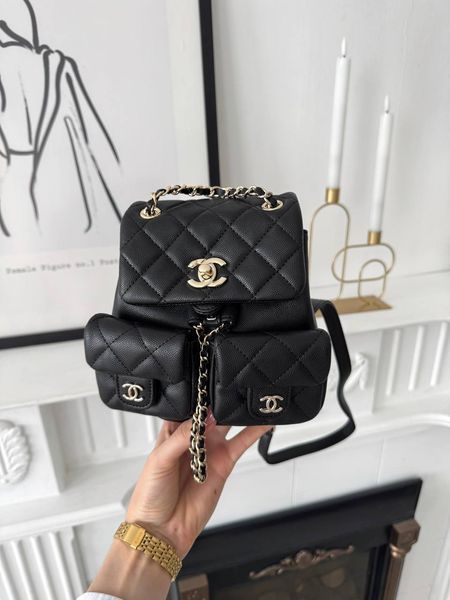 Модель в стилі Chanel Backpack Black Gold Texture P10136 фото