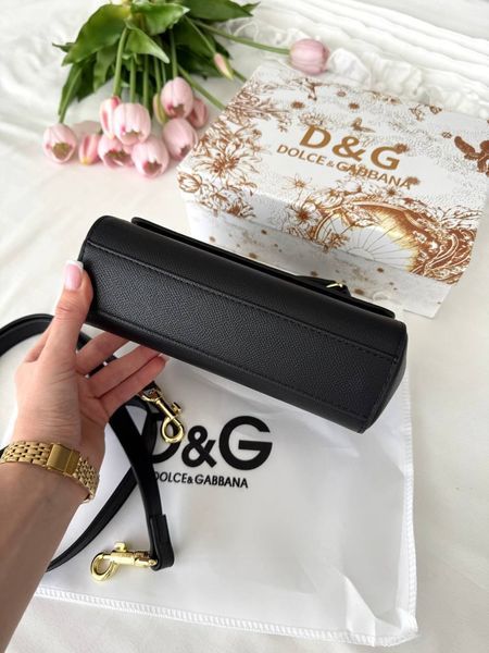 Модель в стилі Dolce & Gabbana Black 20см P19010 фото