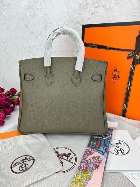 Модель в стилі Hermes Birkin Grey 25 P15022 фото
