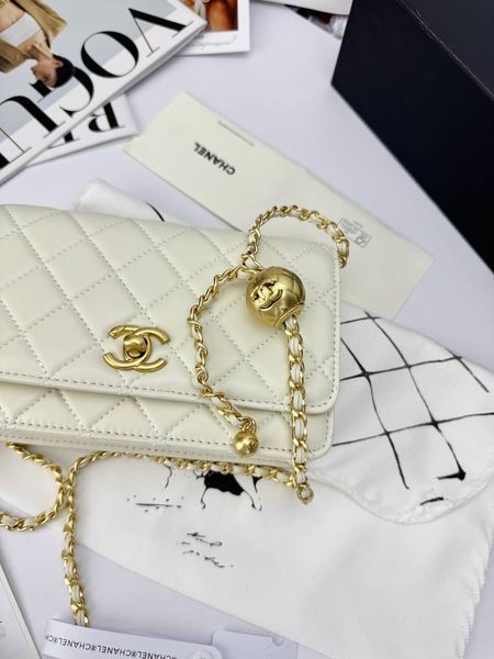 Модель в стилі Chanel Milk Gold P10112 фото