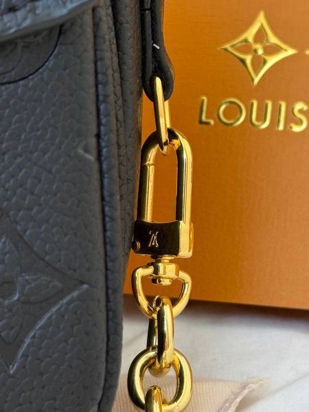 Модель в стилі Louis Vuitton Pochette Metis East West Black 20см 142-1 фото