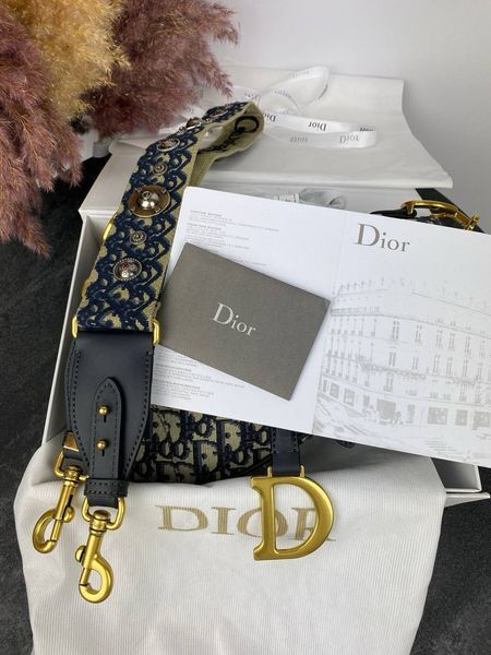 Модель в стилі Dior Saddle Logo 25 см 	Р6001 фото