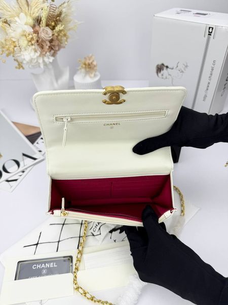 Модель в стилі Chanel Milk Gold P10118 фото