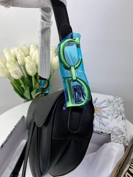 Модель в стилі Dior Saddle Black Texture P6013 фото