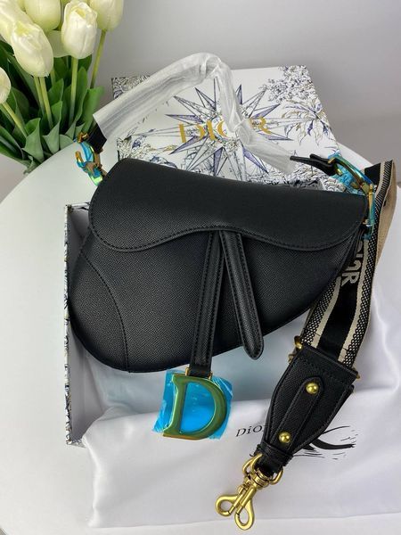 Модель в стилі Dior Saddle Black Texture P6013 фото