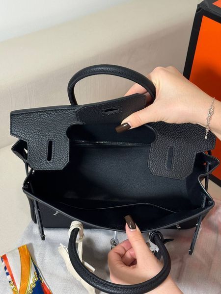 Модель в стилі Hermes Black 30 см 126-1 фото