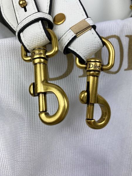 Модель в стилі Dior Saddle Milk Texture Р6002 фото