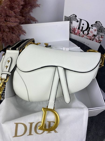 Модель в стилі Dior Saddle Milk Texture Р6002 фото