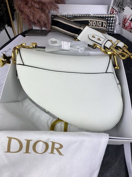 Модель в стилі Dior Saddle Milk Texture Р6002 фото