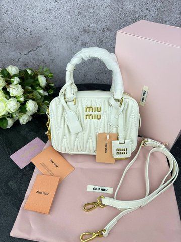 Сумка в стилі Miu Miu Milk P17003 фото