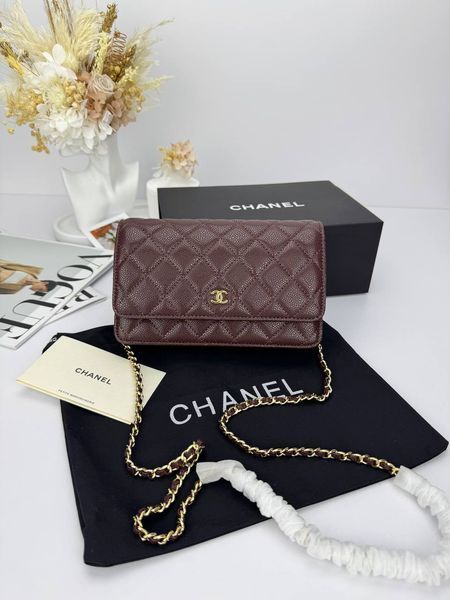 Модель в стилі Chanel Burgundy Gold P10111 фото