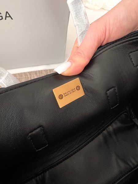 Модель в стилі  Balenciaga bel air Black Gold 24см  P18020 фото