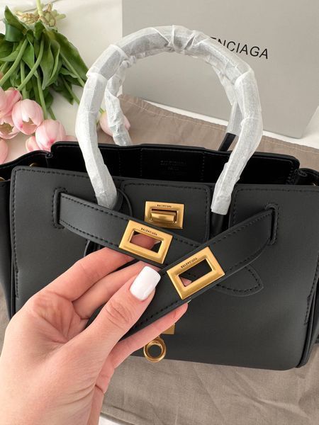 Модель в стилі  Balenciaga bel air Black Gold 24см  P18020 фото