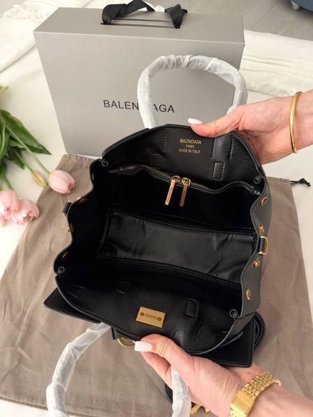 Модель в стилі  Balenciaga bel air Black Gold 24см  P18020 фото