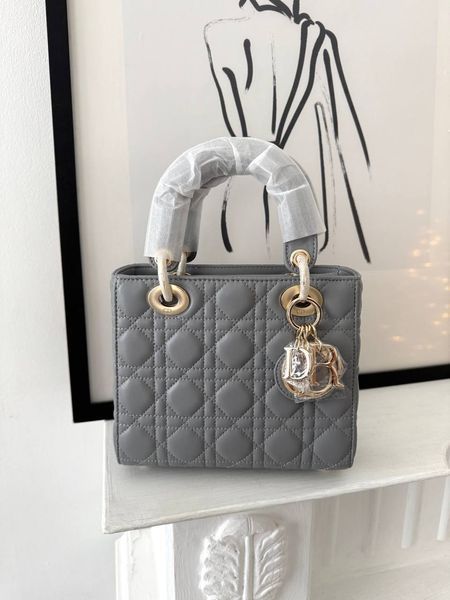 Модель в стилі  Dior Lady Grey Gold 20 см P6069 фото