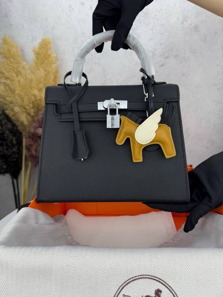 Модель в стилі Hermes Kelly 25 Black Silver  P15012 фото