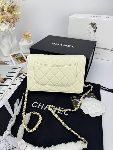 Модель в стилі Chanel Milk Gold Texture P10124 фото