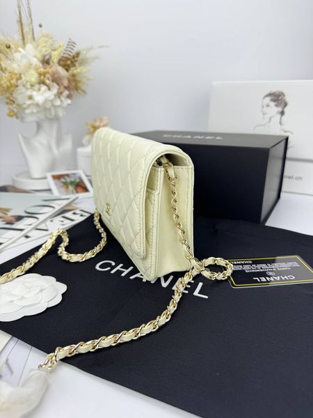 Модель в стилі Chanel Milk Gold Texture P10124 фото