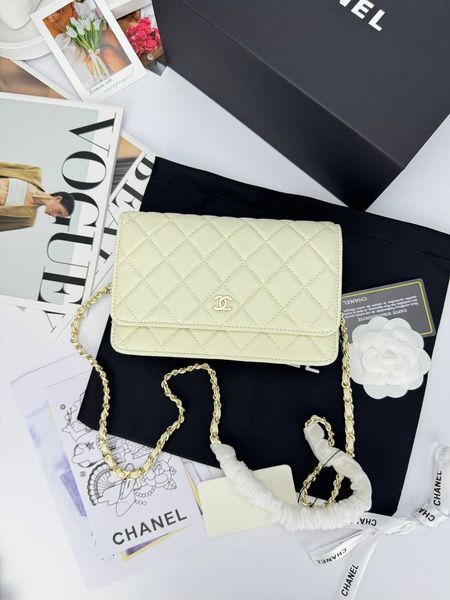 Модель в стилі Chanel Milk Gold Texture P10124 фото