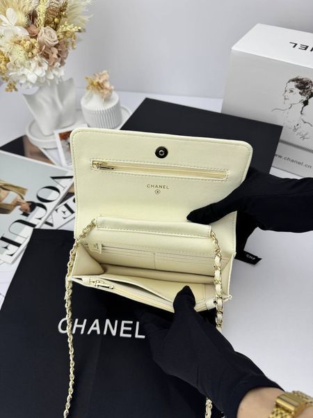 Модель в стилі Chanel Milk Gold Texture P10124 фото