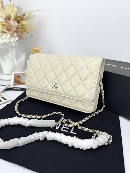 Модель в стилі Chanel Milk Silver P10131 фото
