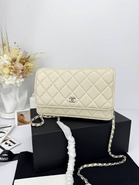Модель в стилі Chanel Milk Silver P10131 фото