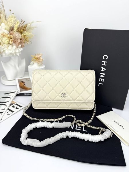 Модель в стилі Chanel Milk Silver P10131 фото