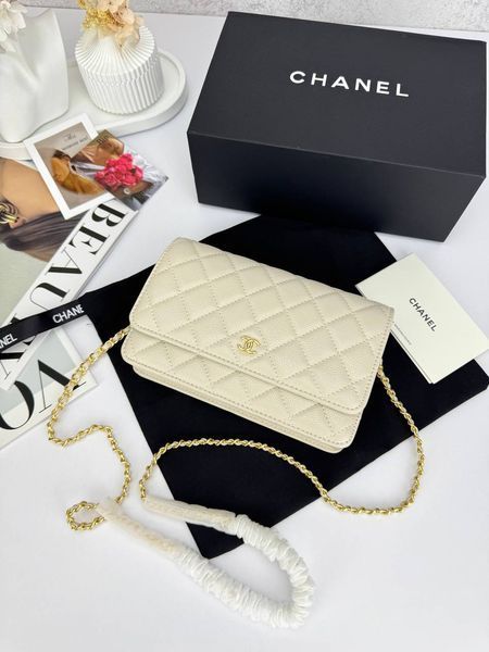 Модель в стилі Chanel Milk Gold Texture P10130 фото