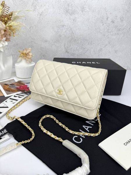 Модель в стилі Chanel Milk Gold Texture P10130 фото