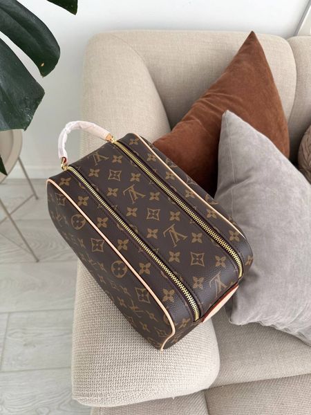 Модель в стилі Louis Vuitton Dopp Kit Toilet Pouch 27см P1054 фото