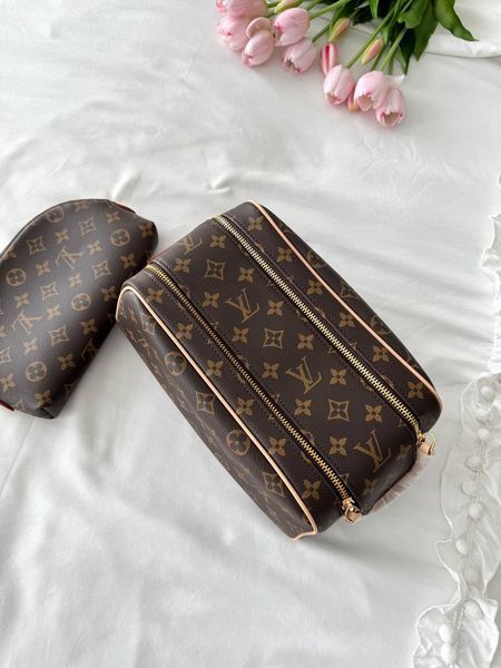 Модель в стилі Louis Vuitton Dopp Kit Toilet Pouch 27см P1054 фото