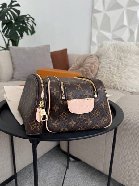 Модель в стилі Louis Vuitton Dopp Kit Toilet Pouch 27см P1054 фото