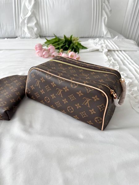 Модель в стилі Louis Vuitton Dopp Kit Toilet Pouch 27см P1054 фото