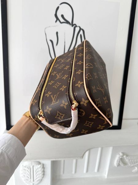 Модель в стилі Louis Vuitton Dopp Kit Toilet Pouch 27см P1054 фото