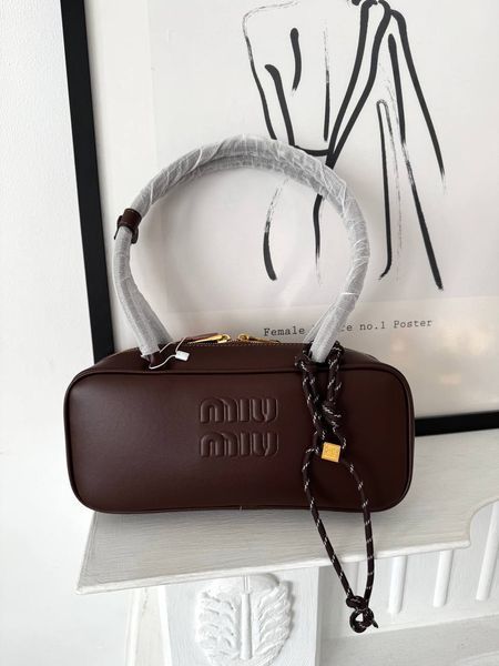Модель в стилі Miu Miu Brown 28см . P17051 фото