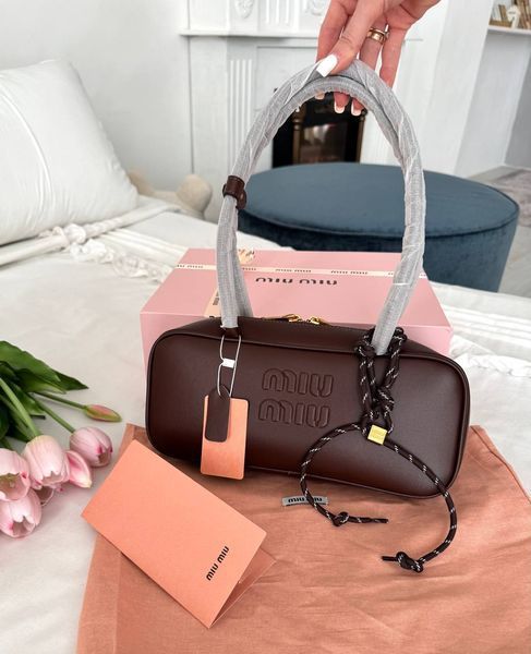 Модель в стилі Miu Miu Brown 28см . P17051 фото
