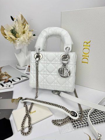 Модель в стилі Dior Lady White Silver 17см P6052 фото