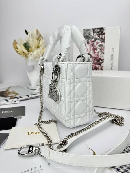Модель в стилі Dior Lady White Silver 17см P6052 фото