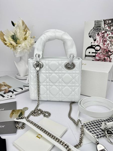 Модель в стилі Dior Lady White Silver 17см P6052 фото