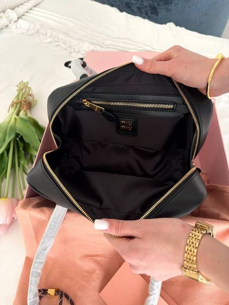 Модель в стилі Miu Miu Black 28см P17051 фото