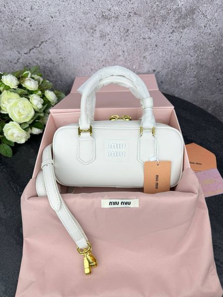 Сумка в стилі Miu Miu Milk 22 см 	P17001 фото