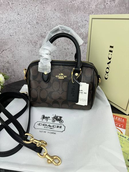 Модель в стилі Coach Roman Black 18см P9026 фото