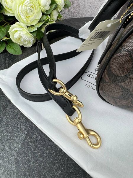 Модель в стилі Coach Roman Black 18см P9026 фото