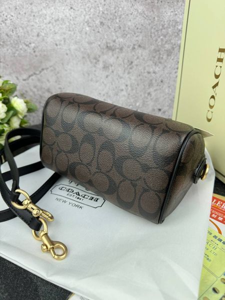 Модель в стилі Coach Roman Black 18см P9026 фото