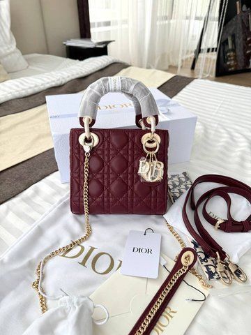 Модель в стилі  Dior Lady Burgundy Gold 17см P6070 фото