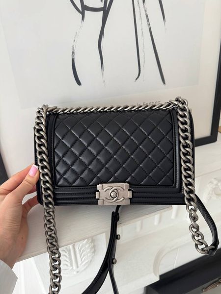 Модель в стилі Chanel Boy Black Silver 25см 	P10160 фото