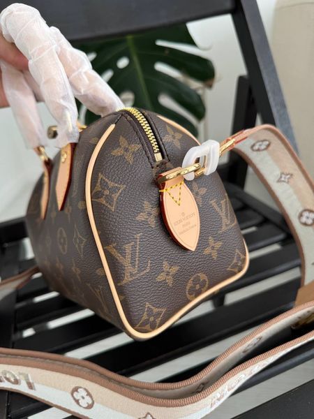 Модель в стилі Louis Vuitton Speedy Bandouliere 20 P1055 фото