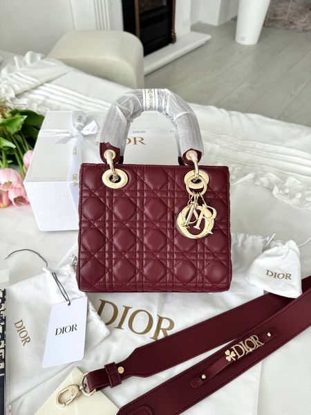 Модель в стилі Dior Lady Burgundy Gold 20см  P6067 фото